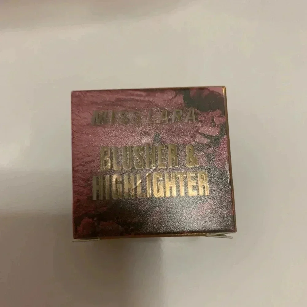Blush and Highlighter Pallet